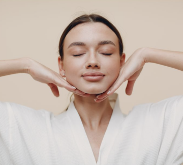 Hýčkejte svou pleť kvalitní francouzskou kosmetikou v kosmetickém salonu na klinice LOGO v Brně